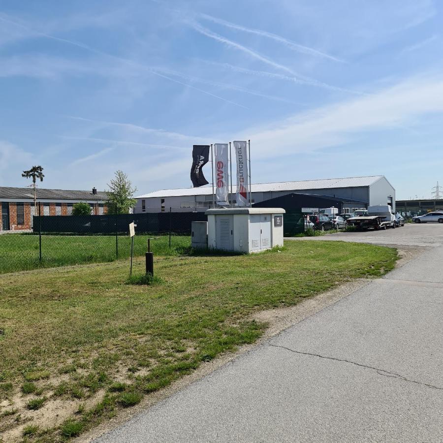 Hotel Louise'S Camper à Neusiedl an der Zaya Extérieur photo