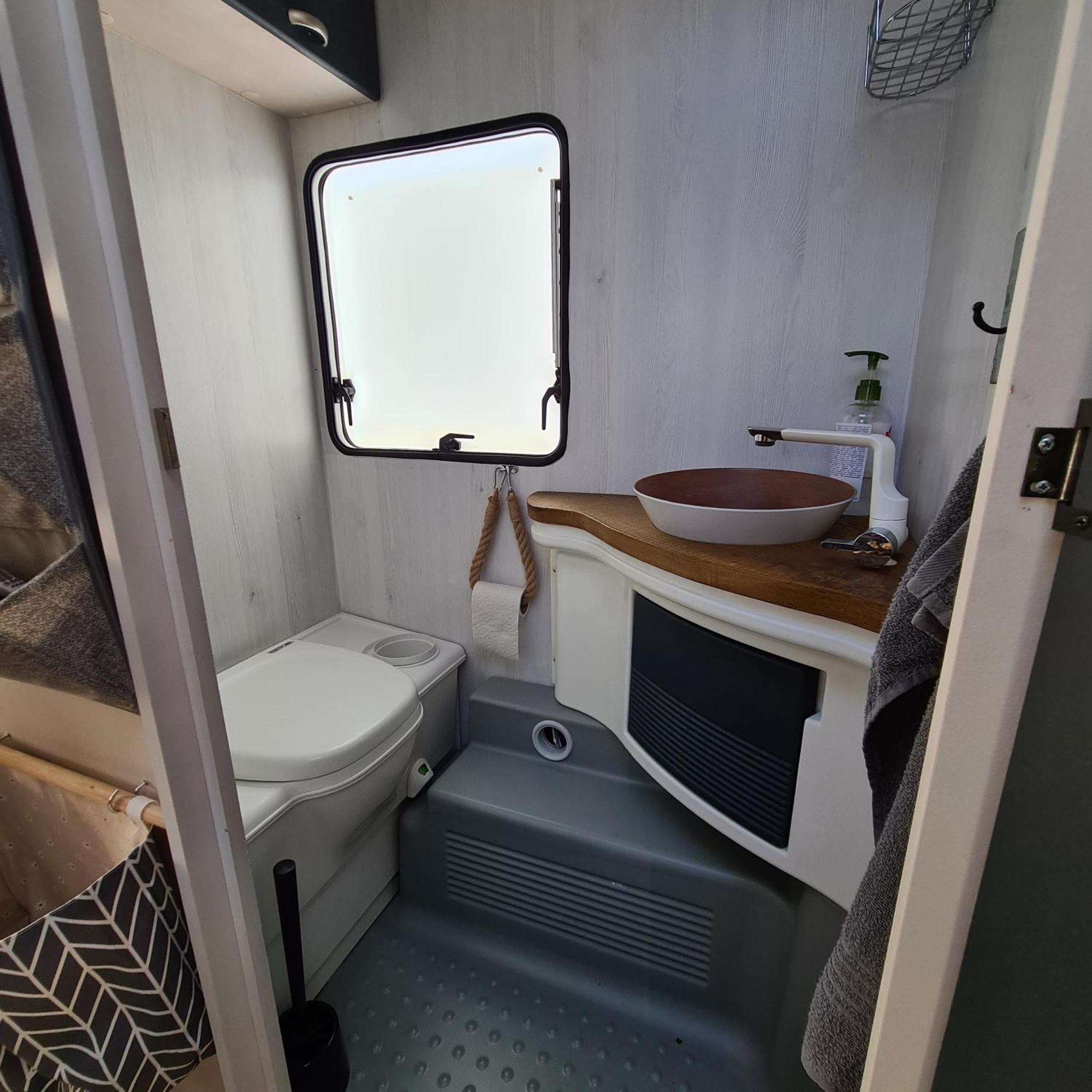 Hotel Louise'S Camper à Neusiedl an der Zaya Extérieur photo